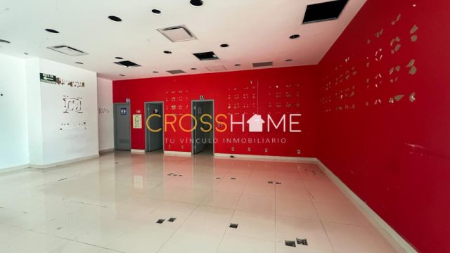 Local en RENTA 304 M2 en Plaza Comercial en el Centro de Queretaro (7)