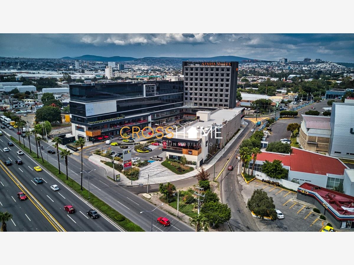 Local en RENTA 304 M2 en Plaza Comercial en el Centro de Queretaro (9)
