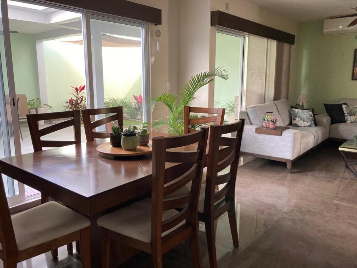 Casa en Renta en Crystal Lagoons Apodaca Nuevo Leon 3