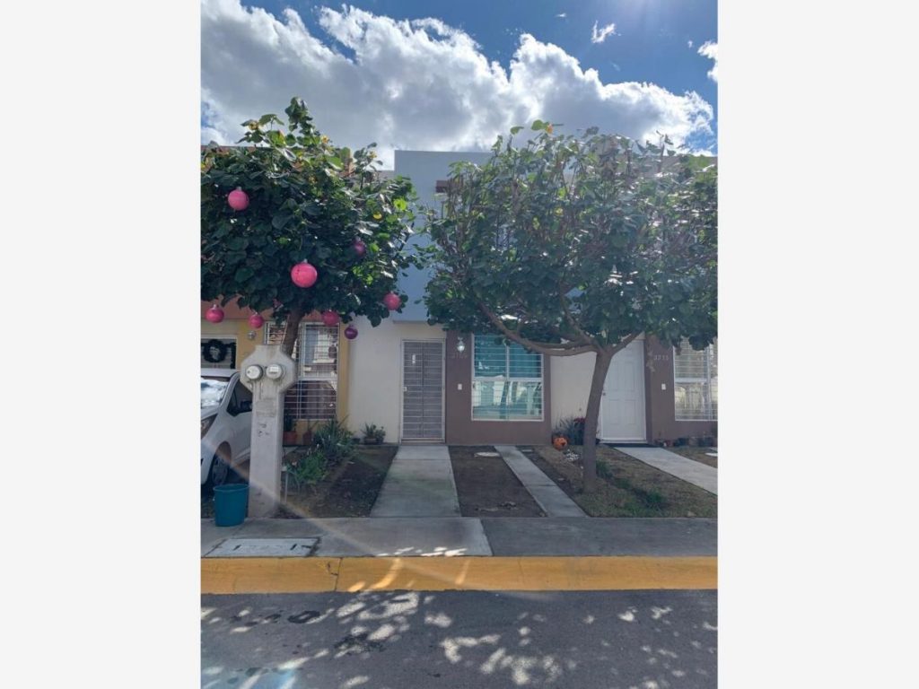 Casa en Renta en Parques de Tesistan Zapopan Jalisco 2