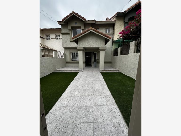Casa en Renta en Residencial Agua Caliente Tijuana Baja California