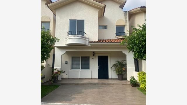 Casa en Renta en Residencial Alta California Tlajomulco de Zuniga Jalisco 2