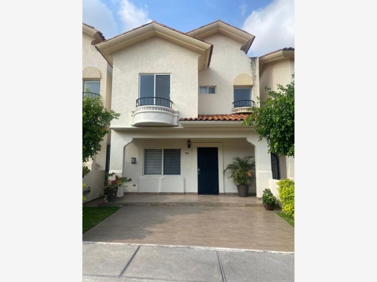 Casa en Renta en Residencial Alta California Tlajomulco de Zuñiga Jalisco
