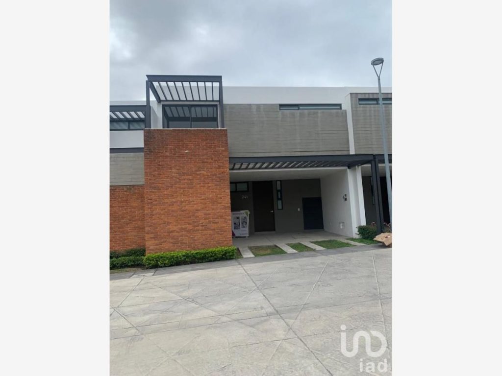 Casa en Renta en San Jose del Tajo Tlajomulco de Zuniga Jalisco 1