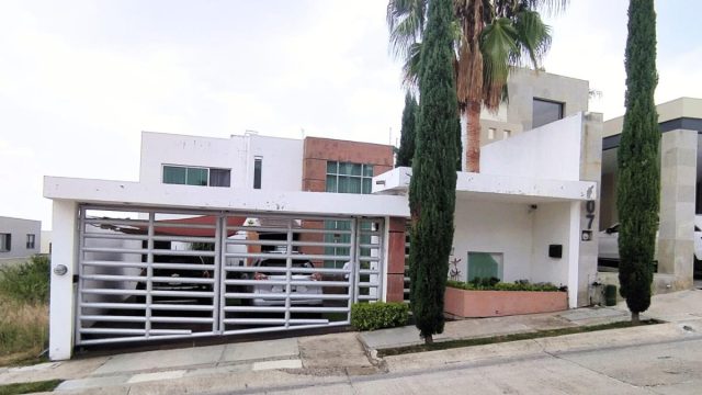 Casa en Venta en Porta Fontana Leon Guanajuato 2