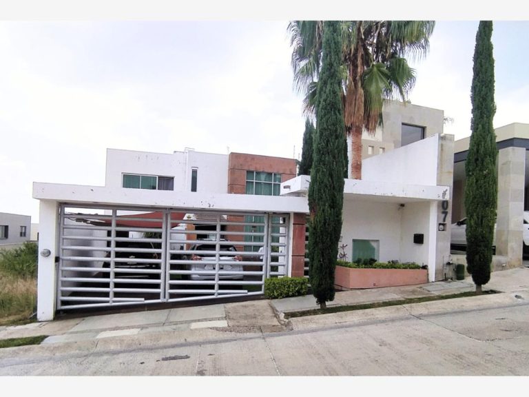 Casa en Venta en Porta Fontana Leon Guanajuato