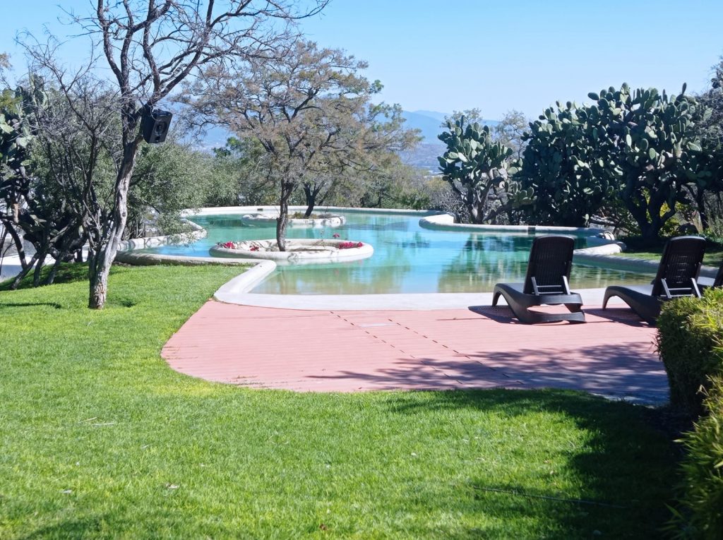 Foto terreno alberca