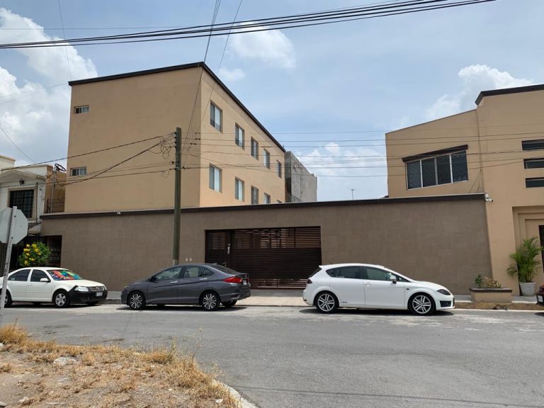 Casa residencial con departamentos ya todos rentados