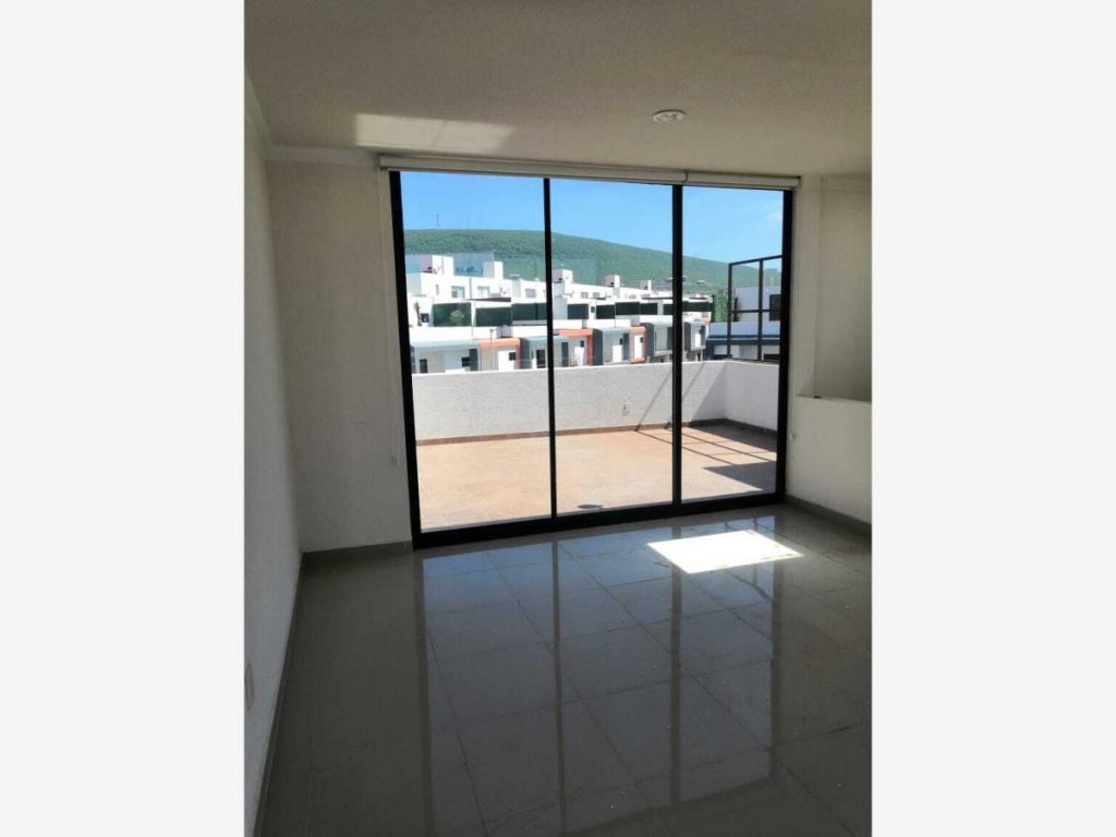 Casa en Renta en Residencial el Refugio Queretaro 8