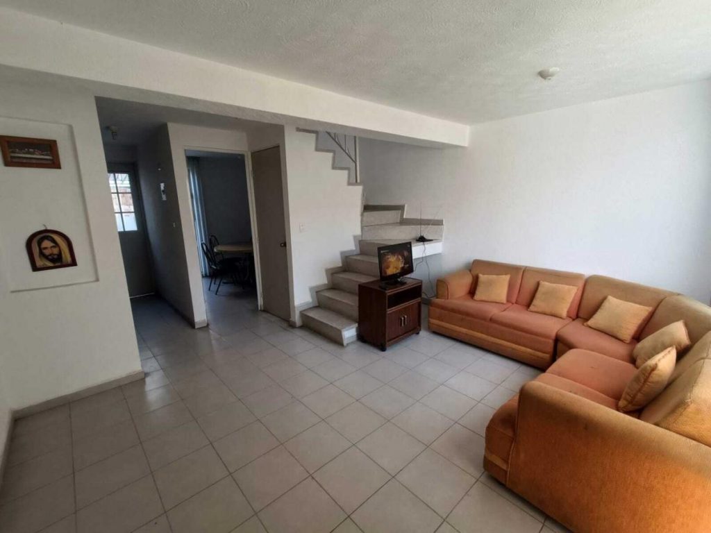 Casa en Renta de 3 recamaras en Hacienda del Valle II Toluca EdoMex 2