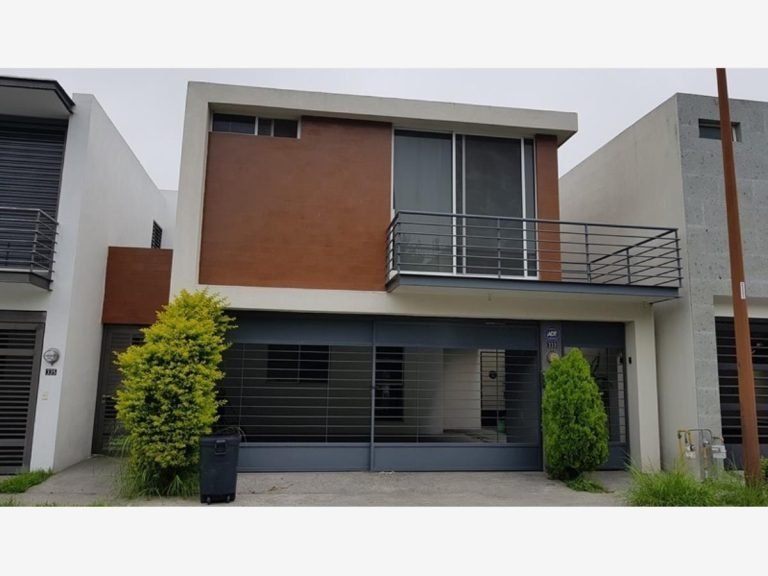 Casa en Renta en Cerradas de Cumbres Monterrey Nuevo Leon