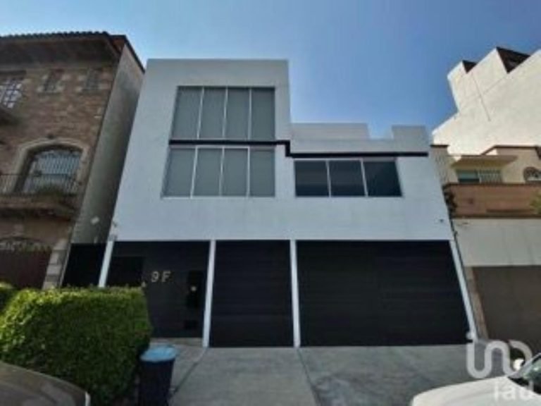 Casa en Renta en Hacienda de las Palmas Huixquilucan EdoMex