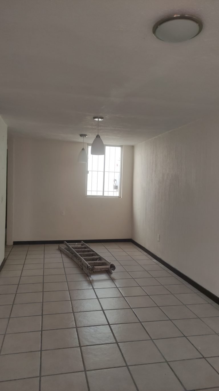 VENDO CASA EN LA COLONIA LOMAS DE SAN GONZALO, ZAPOPAN JALISCO