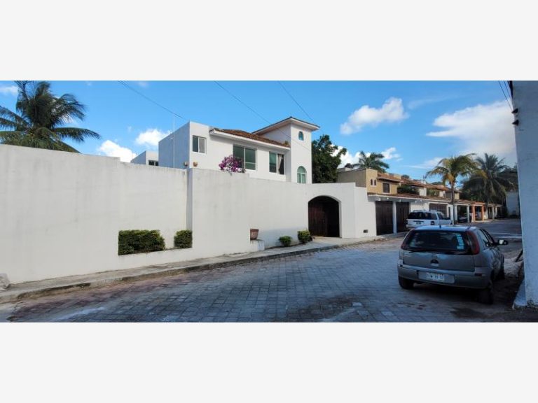Casa en Venta y Renta en Privada San Joaquín, Carmen, Campeche