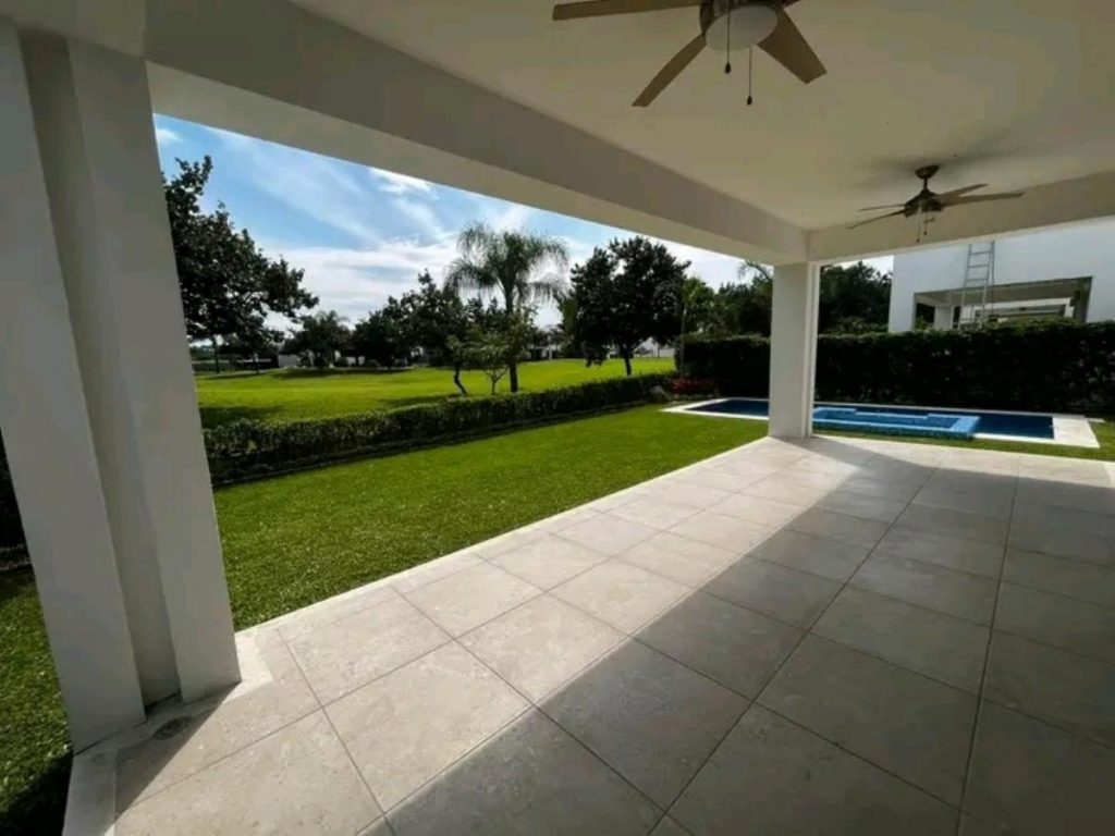 Casa en Venta en Paraiso Country Club Emiliano Zapata Morelos 2