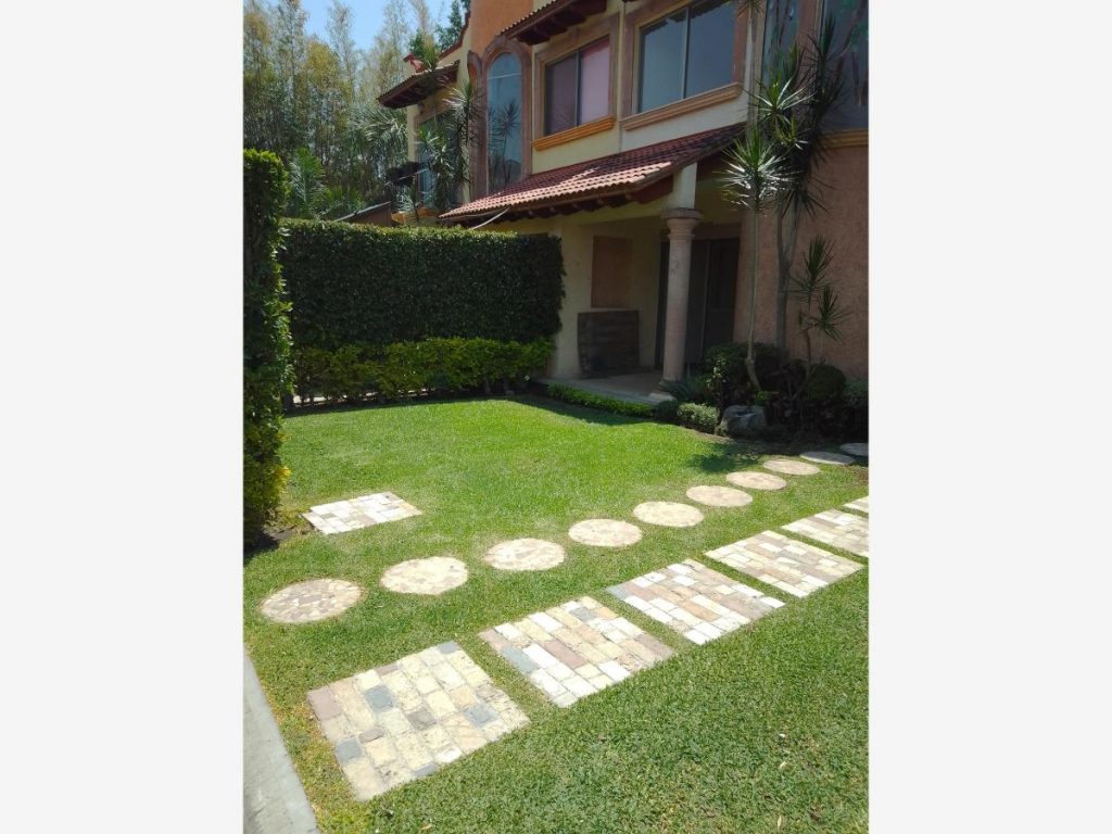 Casa en Venta en Residencial Lomas de Jiutepec Jiutepec Morelos 1