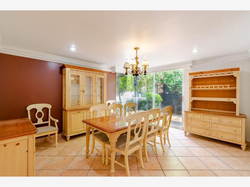 Casa en Venta en Santa Cruz del Monte Naucalpan de Juarez Mexico 1