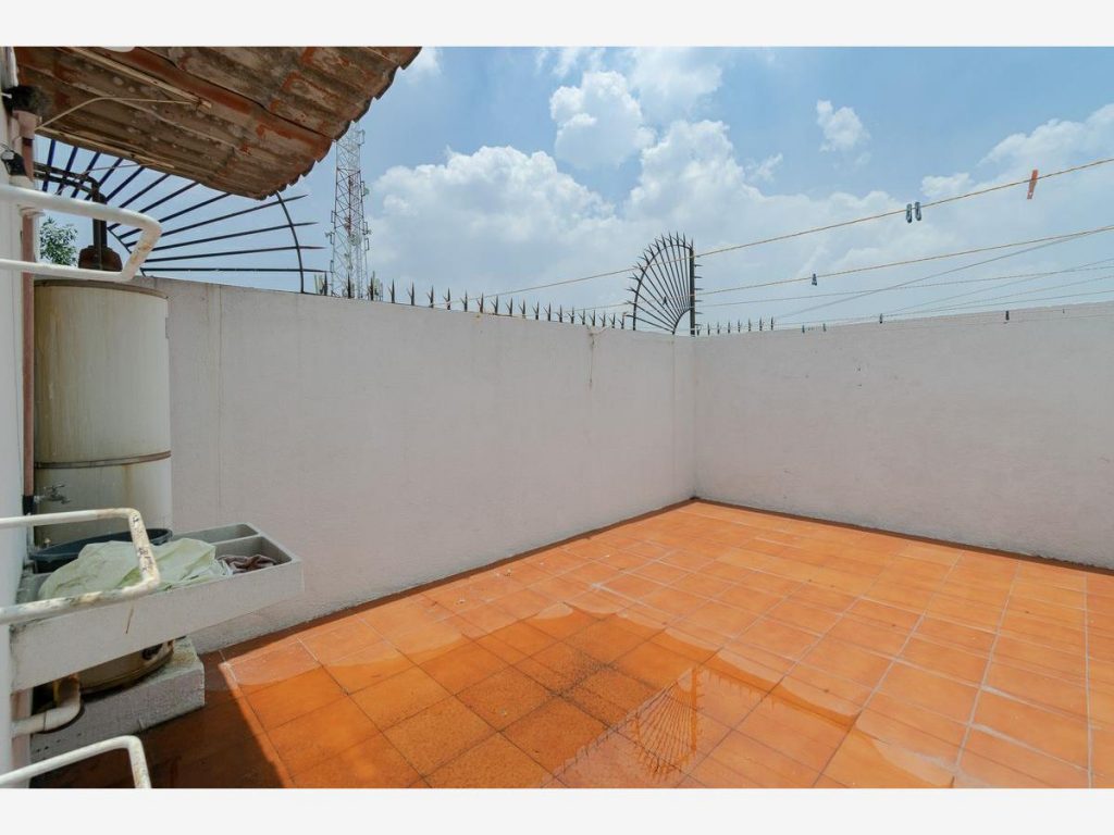 Casa en Venta en Santa Cruz del Monte Naucalpan de Juarez Mexico 20