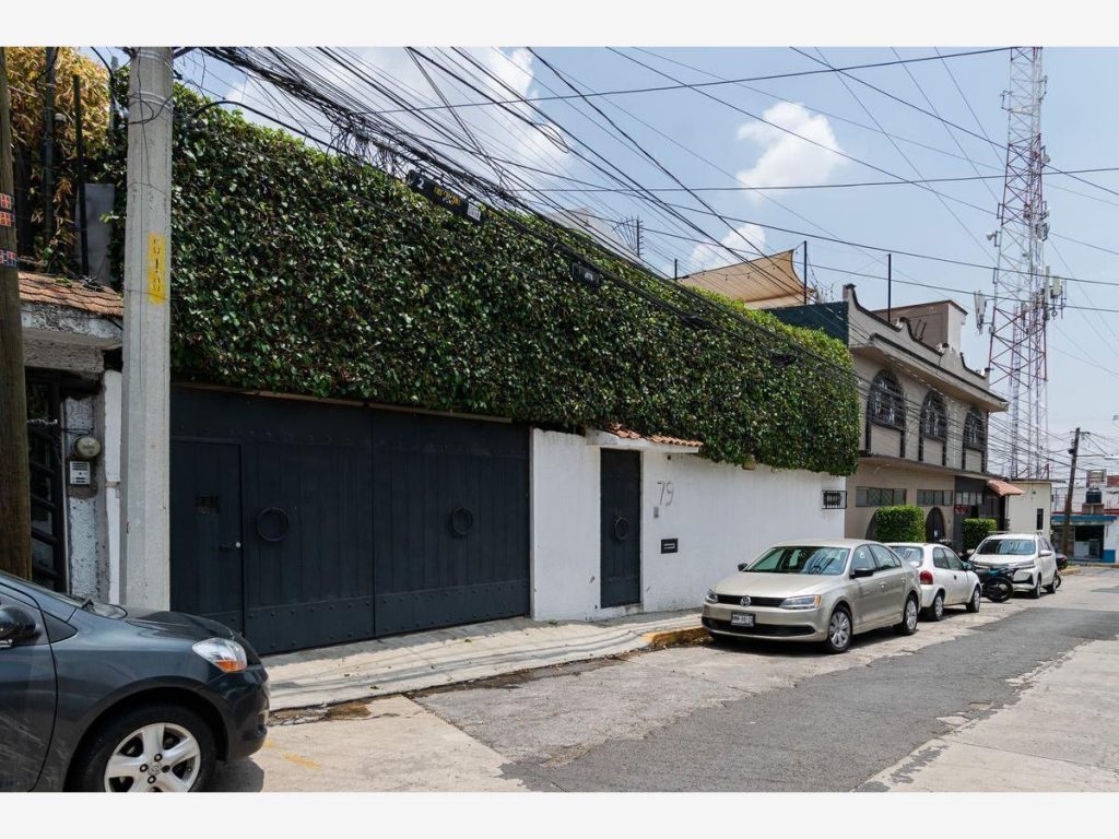 Casa en Venta en Santa Cruz del Monte Naucalpan de Juarez Mexico 3