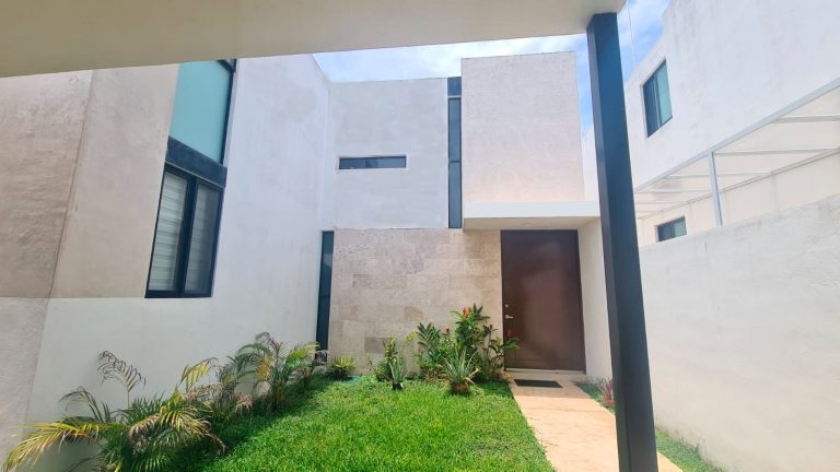 ¡DEJA DE VIVIR CON TU SUEGRA! casa en venta en Merida Yucatan