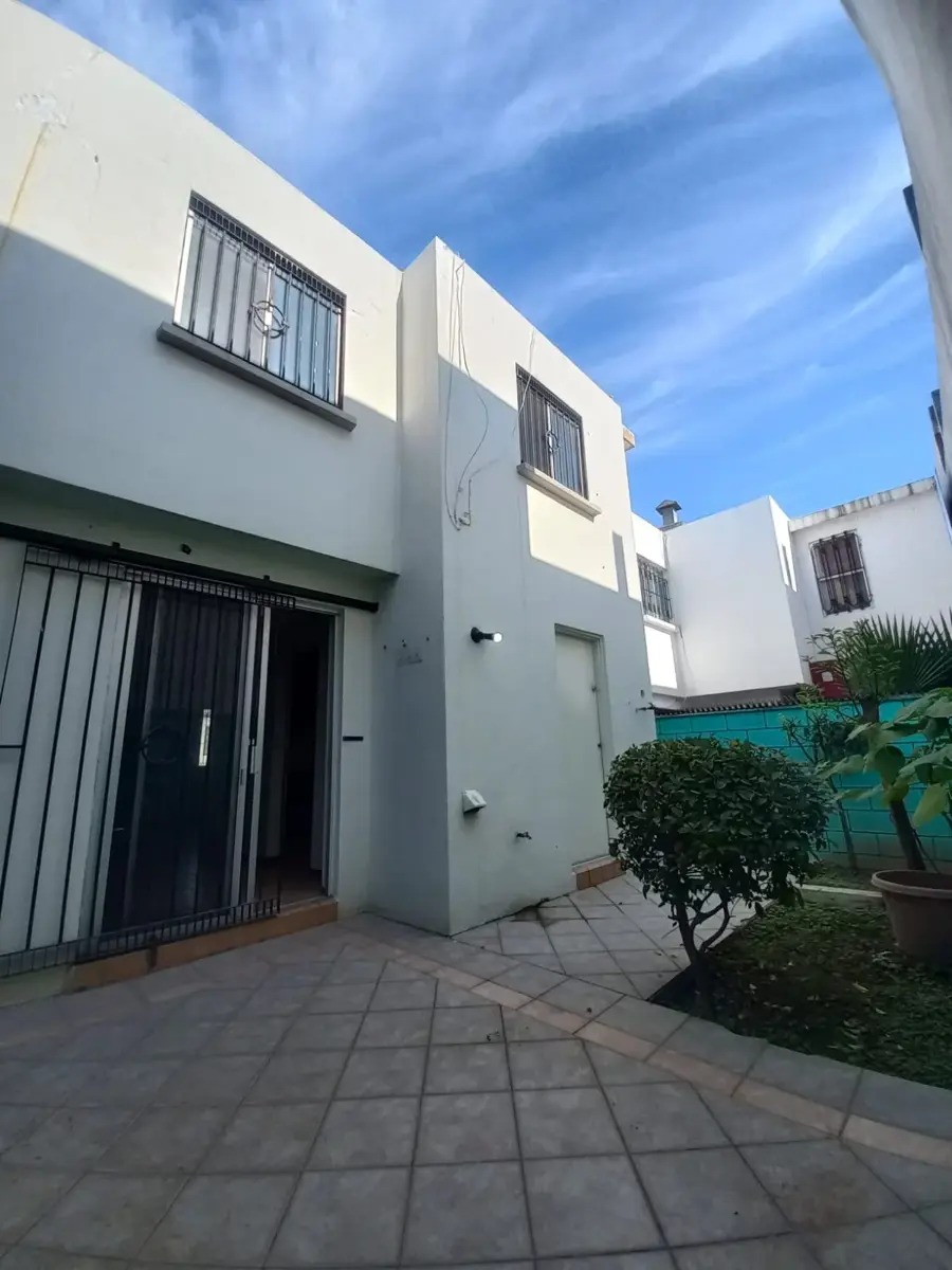 Casa en Renta en Pedregal Cumbres Monterrey Nuevo Leon 1