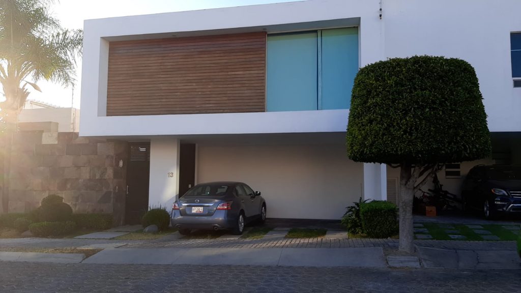 FACHADA 1