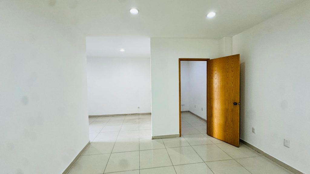 INTERIOR 3