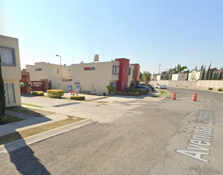 CASA VENTA EN Ave. Capistrano 690 Col. Amaranto Residencial, Zapopan, Jal.