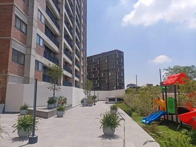 DEPARTAMENTO EN RENTA, CON INCREIBLE VISTA EN MONRAZ