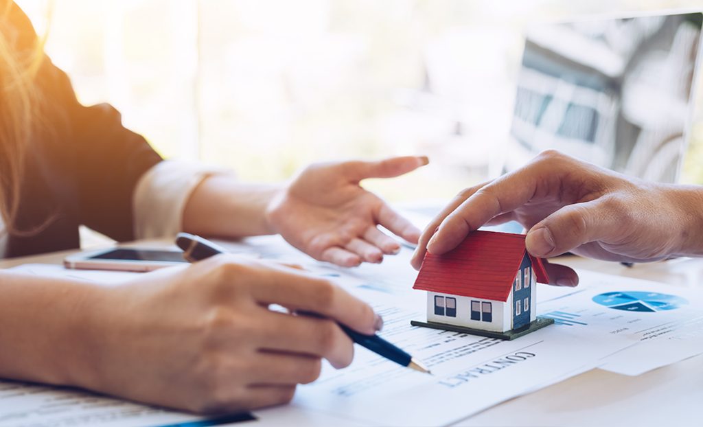 ¡No Compres Casa Hasta Leer Esto! 7 Trucos que las Inmobiliarias No Quieren que Sepas 2 negociación del precio y metas de cierre