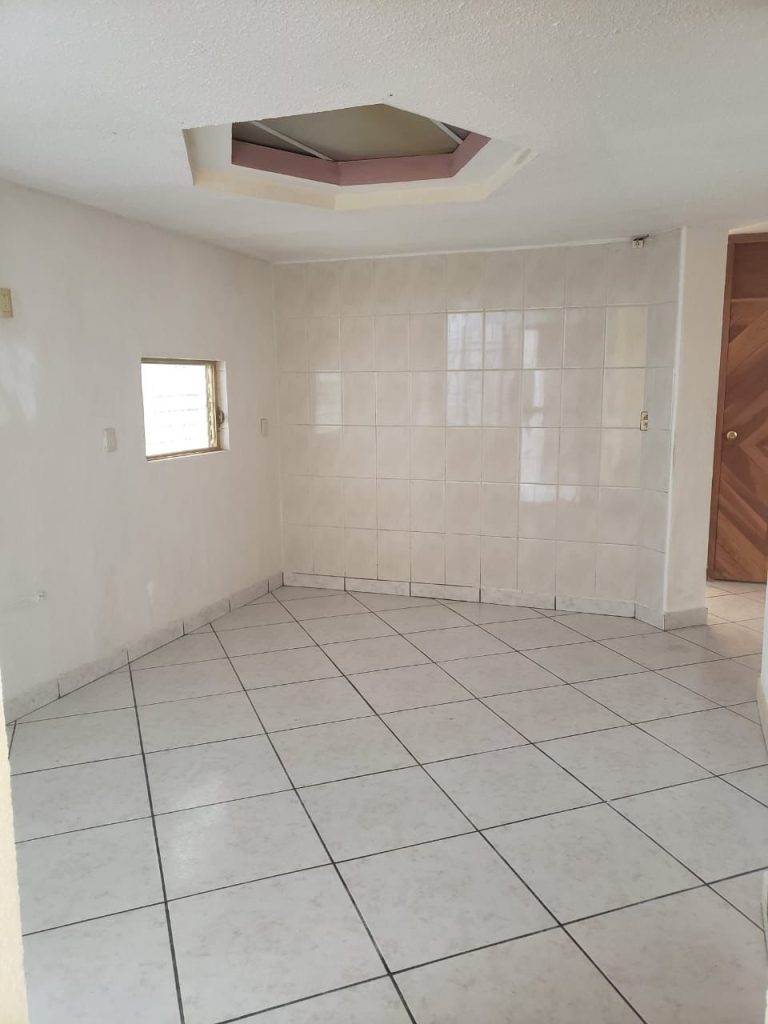 En-Venta-Bonita-Casa-Habitacional-de-5-Recamaras-Fracc-San-Roque-Tuxtla-Gutierrez-Chiapas-3