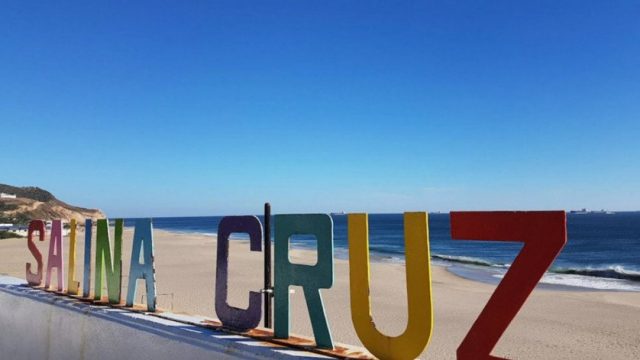 LETRAS-SALINA-CRUZ-CON-PLAYA