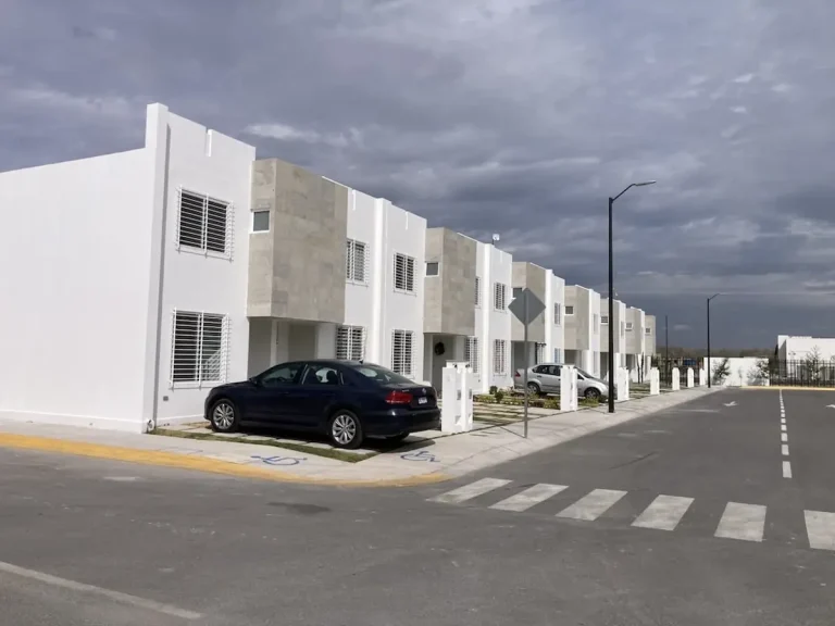 CASA EN RENTA DE 2 HABITACIONES EN SENDAS RESIDENCIAL