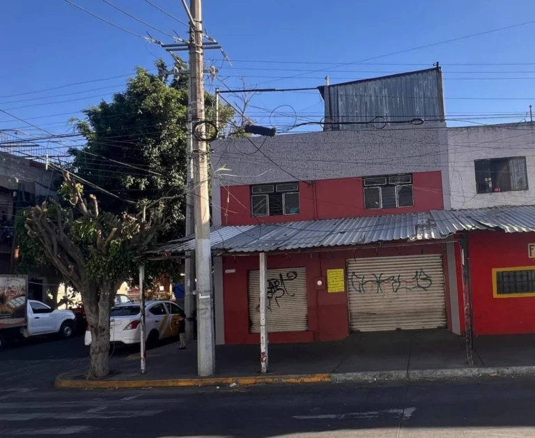 Casa En Venta Balcones de Oblatos casa con locales y departamento, Guadalajara, Jalisco
