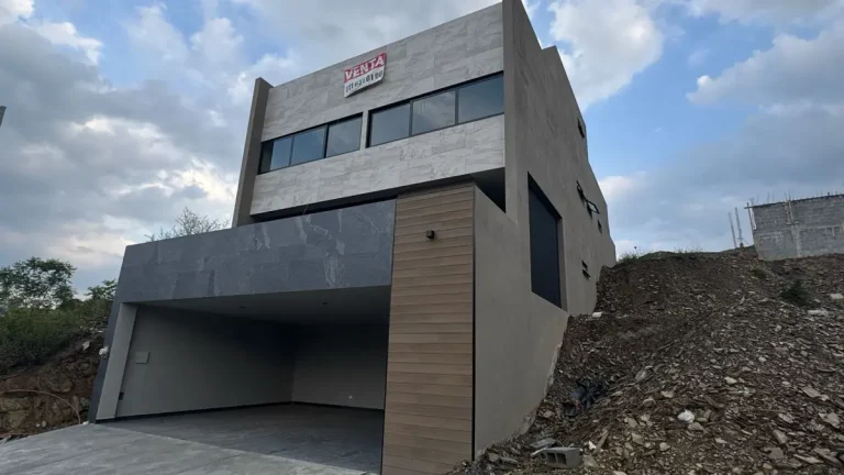 Casa en VENTA 3 Recamaras ALAMOSUR SANTIAGO NL