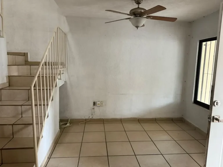 CASA EN VENTA DENTRO DE COTO CON ACCESO CONTROLADO, REAL DE VALDEPEÑAS, Zapopan Jalisco