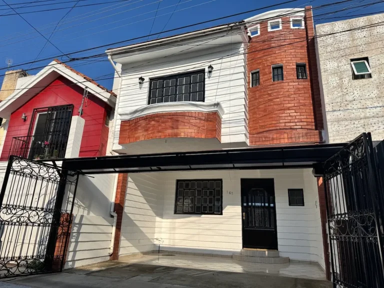 Casa en renta con coto, Av. Valdepeñas, Zapopan Jalisco