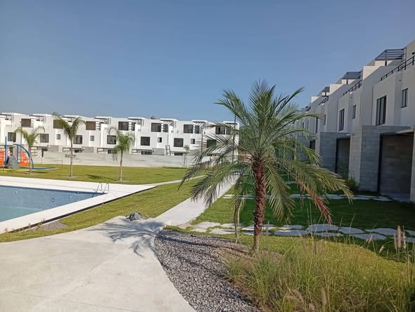 584102928_122193980750333629_575762804468807913_n