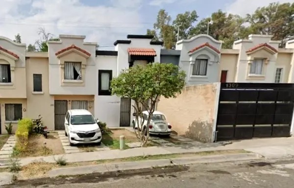 EN-REMATE-CASA-en-VENTA-Av.-camino-mozarabe-1307-coyula-45410-coyula-jalisco-mexico-2
