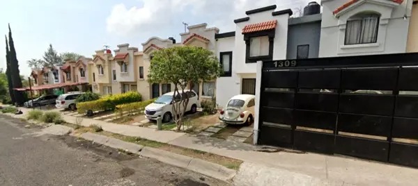 EN-REMATE-CASA-en-VENTA-Av.-camino-mozarabe-1307-coyula-45410-coyula-jalisco-mexico-4