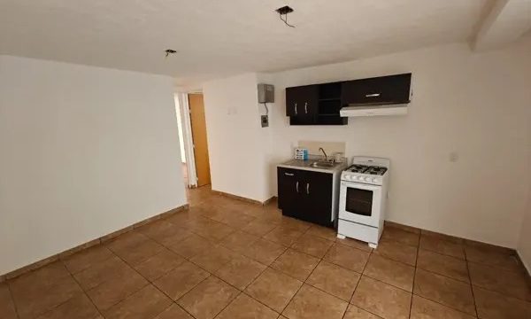 depa-en-renta-planta-baja-frente-a-zoo-Gdl-2-habitaciones-1-wc-1-cajon-est-7