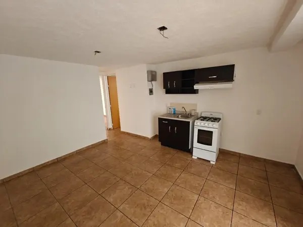 depa-en-renta-planta-baja-frente-a-zoo-Gdl-2-habitaciones-1-wc-1-cajon-est-7