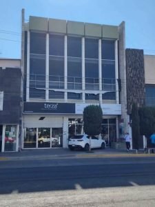 VENTA O RENTA DE EDIFICIO SOBRE AVENIDA JUAREZ, COLONIA CENTRO EN PACHUCA, HIDALGO.