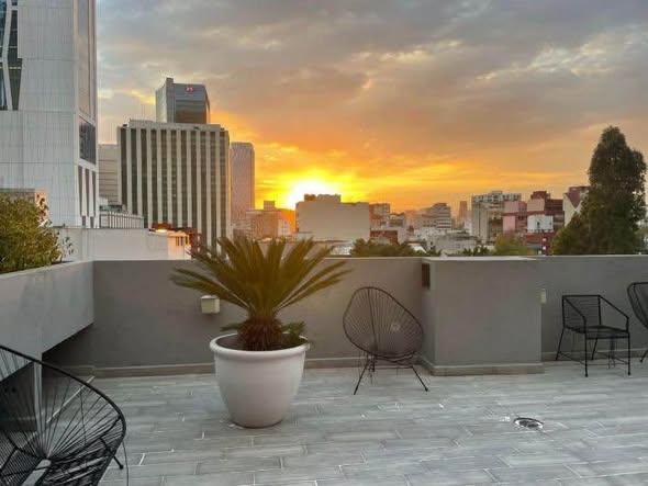 610895236_10162406421203325_6789922148199105490_n