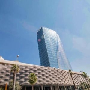 Bonito departamento AMUEBLADO en renta en ParkLife, piso 11, con una espectacular vista hacia Colomos. Guadalajara