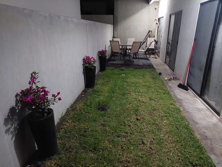 Departamento en venta en San Isidro Juriquilla, Querétaro 2 recámaras | 2 baños | Planta baja con jardín | Condominio con amenidades