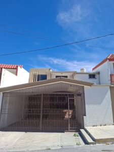 Amplia casa en #renta al #norte de #Saltillo ubicada en República Oriente muy cerca de todo.Saltillo