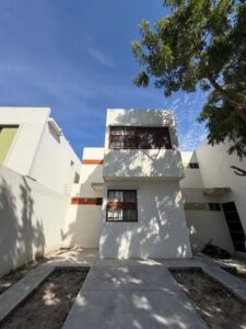 CASA EN VENTA 🏡📣PRIVALIA HUINALÁ sect 4 APODACA NL $2’105,000