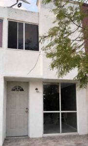 SE VENDE CASA DE 2 PISOS EN PALMA REAL PRIVADA PUERTO ISABEL Tijuana BC