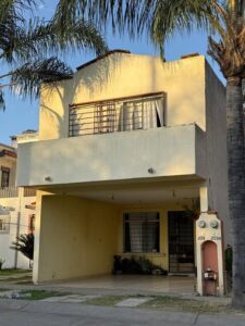 SE VENDE CASA 2 rec, Col. Brisas del Lago Leon Gto